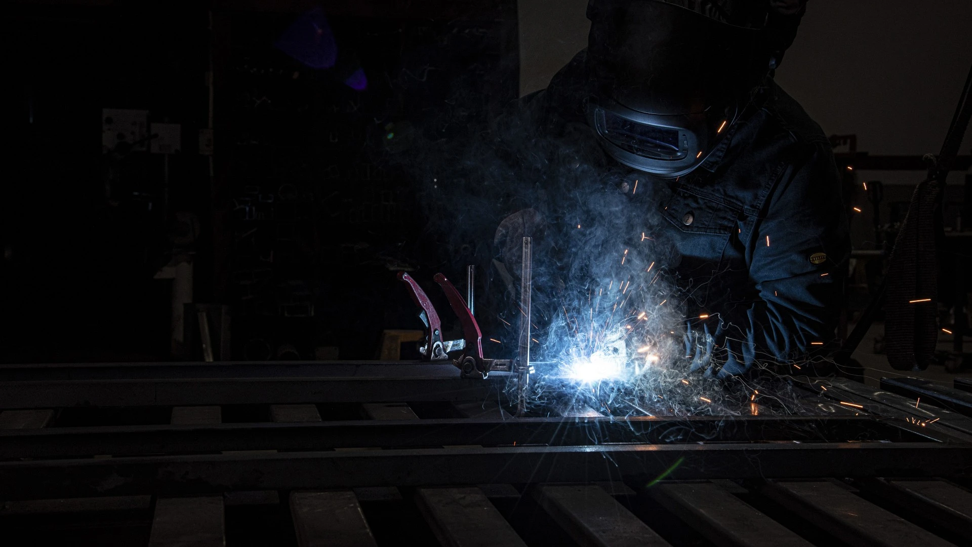 Cada proyecto de carpintería metálica es un reto que disfruto crear.